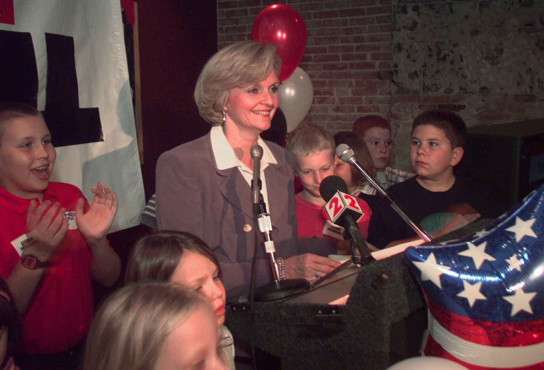 1998 - Wins primary for Missouri auditor